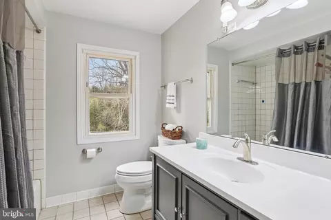 Bath - 2321 Nees Ln, Silver Spring, MD 20905 photo 1 of 3