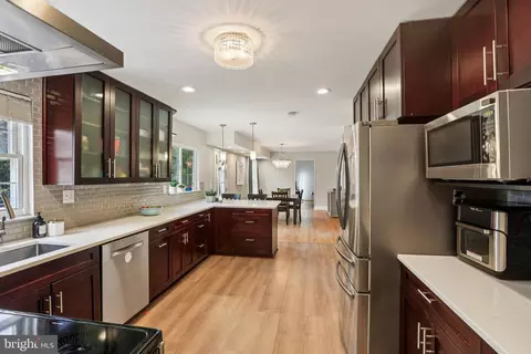 Kitchen - 2321 Nees Ln, Silver Spring, MD 20905 photo 2 of 4