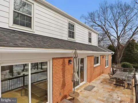 Exterior - 8818 Cold Spring Rd, Potomac, MD 20854 photo 3 of 8