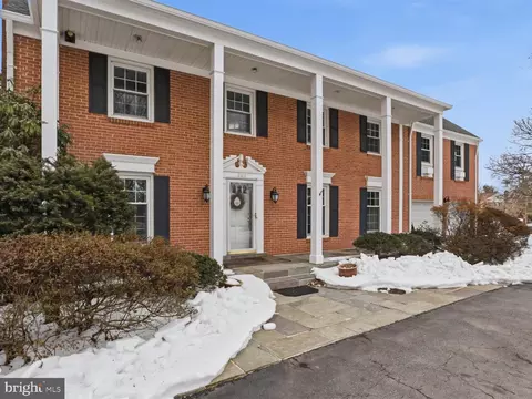 Exterior - 8818 Cold Spring Rd, Potomac, MD 20854 photo 7 of 8