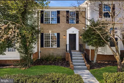 10 Cottage Field Ct, Germantown, MD 20874