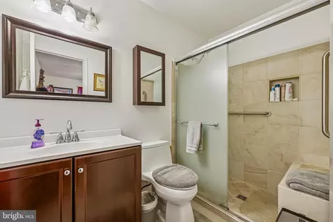 Bath - 3703 Liverpool Pl #37-A, Silver Spring, MD 20906 photo 1 of 2