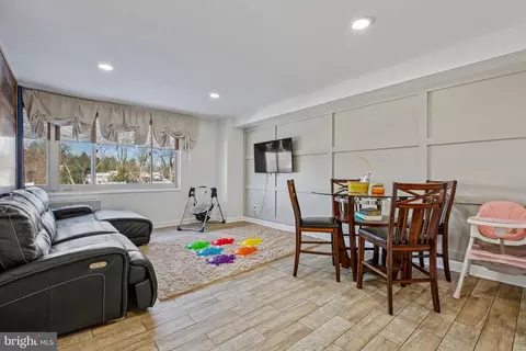 1900 Lyttonsville Rd #702, Silver Spring, MD 20910