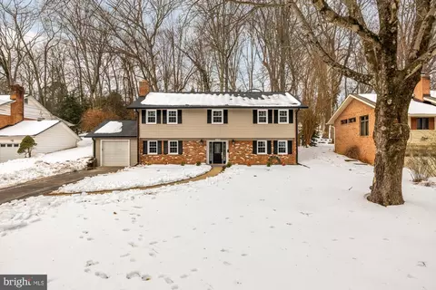 11708 Stonewood Ln, North Bethesda, MD 20852