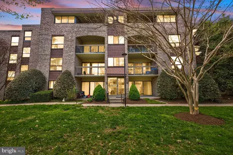 421 Christopher Ave #2, Gaithersburg, MD 20879