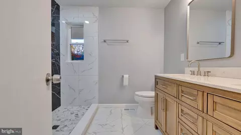 Bath - 1409 Crestridge Dr, Silver Spring, MD 20910 photo 1 of 2