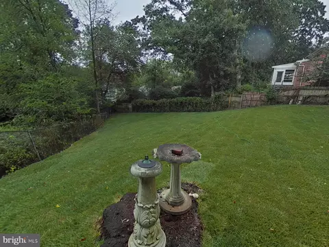 Exterior - 1409 Crestridge Dr, Silver Spring, MD 20910 photo 3 of 5