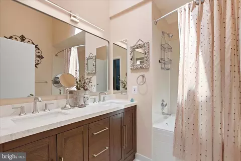 Bath - 1943 Hickory Hill Ln, Silver Spring, MD 20906 photo 1 of 3