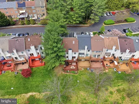 View/Area - 1943 Hickory Hill Ln, Silver Spring, MD 20906 photo 2 of 4