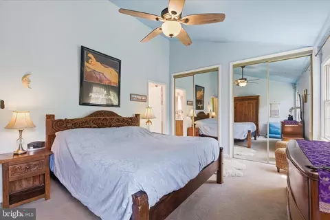 Bedroom - 1943 Hickory Hill Ln, Silver Spring, MD 20906 photo 2 of 6