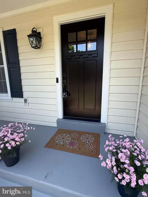 Exterior - 13525 Winding Trail Ct, Silver Spring, MD 20906 photo 2 of 7