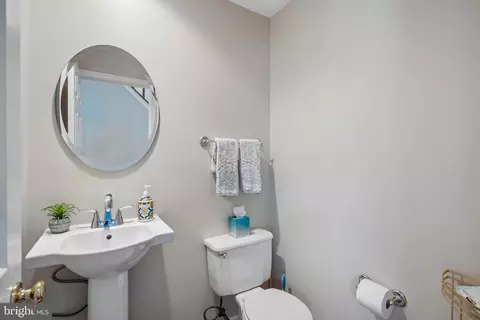 Entry Way - 13525 Winding Trail Ct, Silver Spring, MD 20906 photo 3 of 4