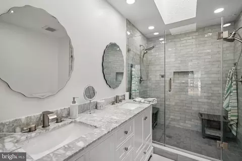 Bath - 13525 Winding Trail Ct, Silver Spring, MD 20906 photo 2 of 3