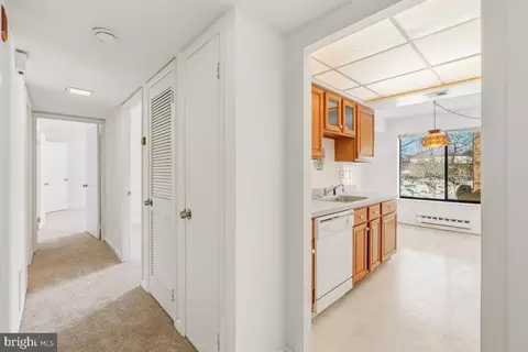 Entry Way - 15301 Beaverbrook Ct #2C, Silver Spring, MD 20906 photo 5 of 5