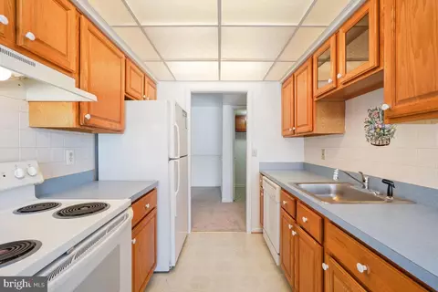 Kitchen - 15301 Beaverbrook Ct #2C, Silver Spring, MD 20906 photo 3 of 4