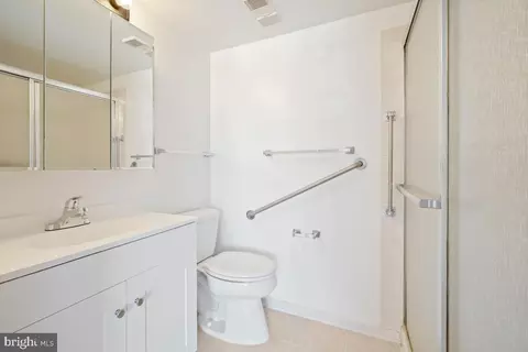 Bath - 15301 Beaverbrook Ct #2C, Silver Spring, MD 20906 photo 3 of 3
