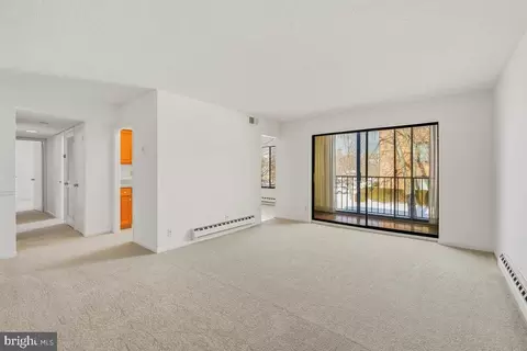 Living - 15301 Beaverbrook Ct #2C, Silver Spring, MD 20906 photo 1 of 5