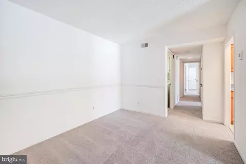 Entry Way - 15301 Beaverbrook Ct #2C, Silver Spring, MD 20906 photo 4 of 5