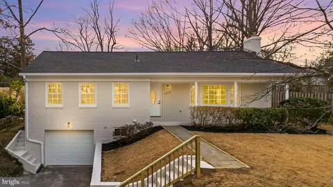 6216 Massachusetts Ave, Bethesda, MD 20816