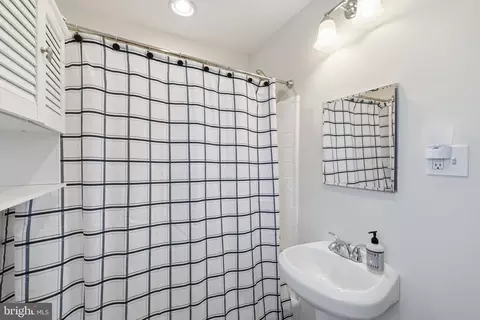 Bath - 10304 Ridgemoor Dr, Silver Spring, MD 20901 photo 1 of 2