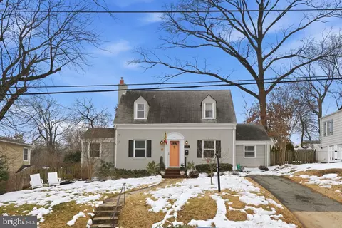 10304 Ridgemoor Dr, Silver Spring, MD 20901