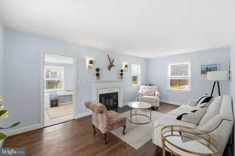 Living - 10304 Ridgemoor Dr, Silver Spring, MD 20901 photo 1 of 1