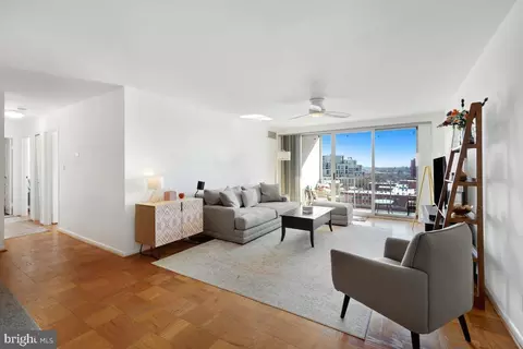 4977 Battery Ln #1-1014, Bethesda, MD 20814