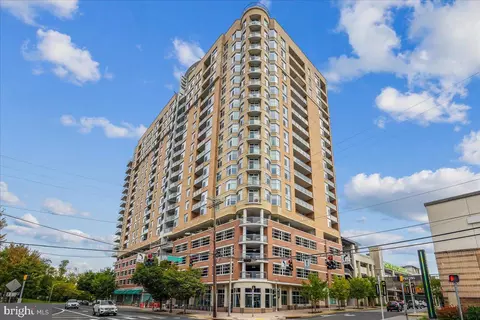 5750 Bou Ave #1304, Rockville, MD 20852