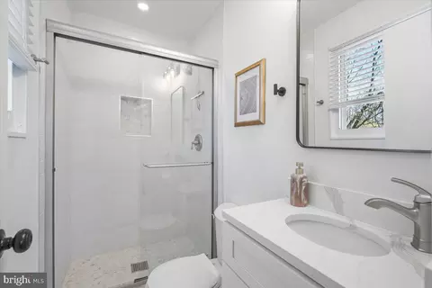 Bath - 10302 Conover Dr, Silver Spring, MD 20902 photo 3 of 5