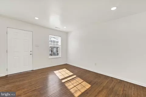 541 W Diamond Ave #22, Gaithersburg, MD 20877