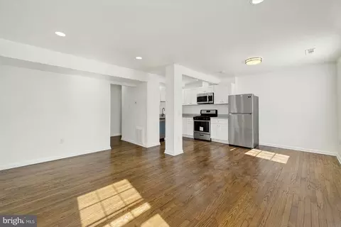 541 W Diamond Ave #22, Gaithersburg, MD 20877