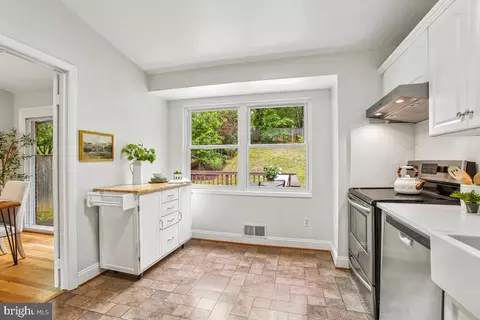 Kitchen - 827 Caddington Ave, Silver Spring, MD 20901 photo 2 of 4