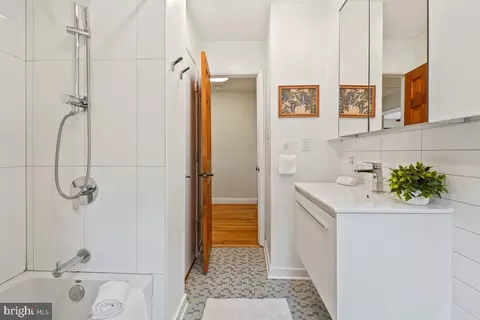 Bath - 827 Caddington Ave, Silver Spring, MD 20901 photo 3 of 4