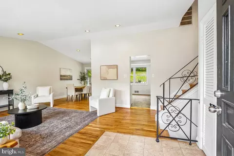 Entry Way - 827 Caddington Ave, Silver Spring, MD 20901 photo 1 of 2