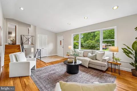Living - 827 Caddington Ave, Silver Spring, MD 20901 photo 4 of 8