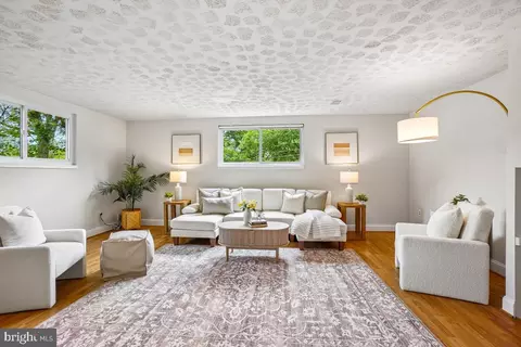 Living - 827 Caddington Ave, Silver Spring, MD 20901 photo 7 of 8