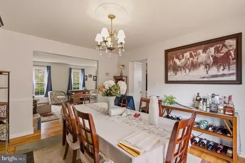 Dining - 1609 Winding Waye Ln, Silver Spring, MD 20902 photo 4 of 4