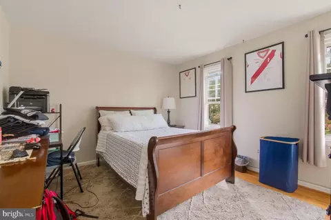 Bedroom - 1609 Winding Waye Ln, Silver Spring, MD 20902 photo 9 of 12