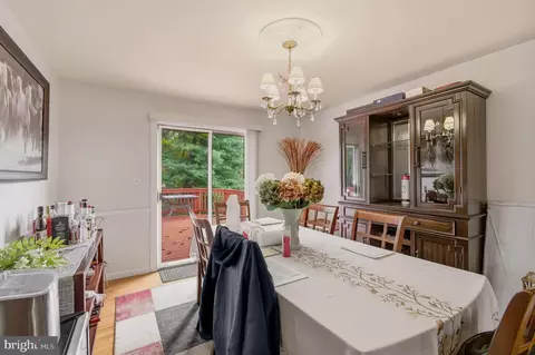 Dining - 1609 Winding Waye Ln, Silver Spring, MD 20902 photo 2 of 4