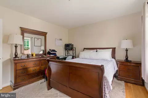 Bedroom - 1609 Winding Waye Ln, Silver Spring, MD 20902 photo 10 of 12