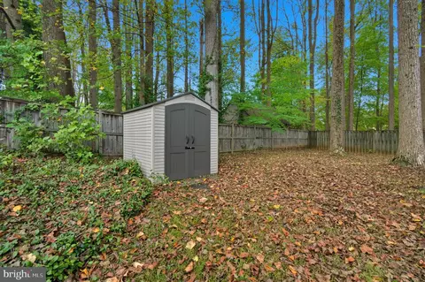Exterior - 1609 Winding Waye Ln, Silver Spring, MD 20902 photo 10 of 12