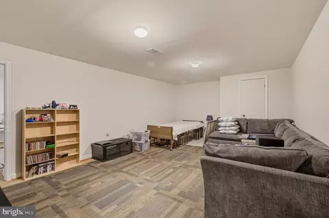 Bedroom - 1609 Winding Waye Ln, Silver Spring, MD 20902 photo 11 of 12