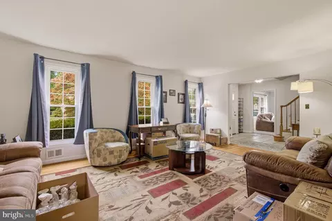 Living - 1609 Winding Waye Ln, Silver Spring, MD 20902 photo 1 of 5