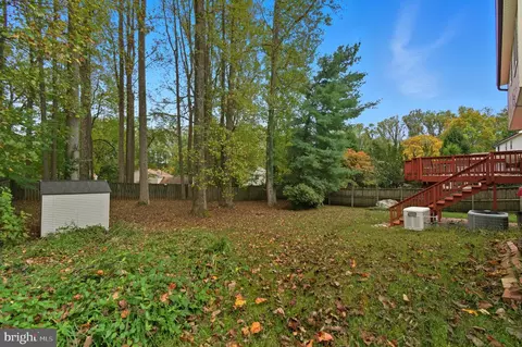 Exterior - 1609 Winding Waye Ln, Silver Spring, MD 20902 photo 9 of 12