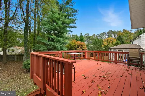 Exterior - 1609 Winding Waye Ln, Silver Spring, MD 20902 photo 5 of 12