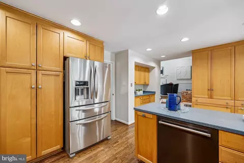 Kitchen - 11715 Stonington Pl, Silver Spring, MD 20902 photo 6 of 7