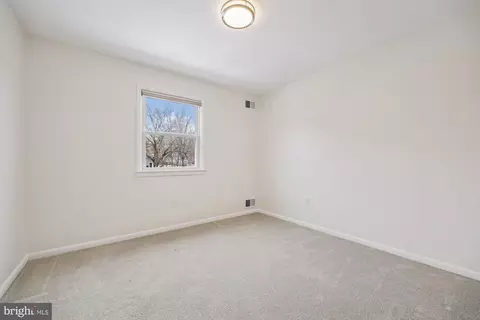 Bedroom - 11715 Stonington Pl, Silver Spring, MD 20902 photo 6 of 9