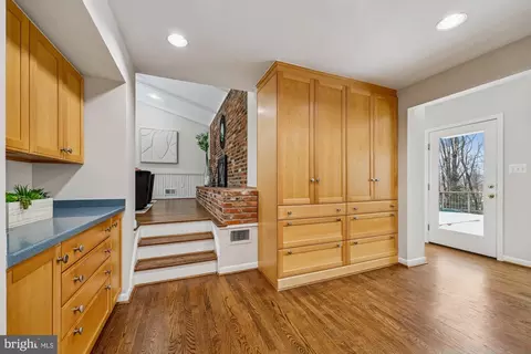 Entry Way - 11715 Stonington Pl, Silver Spring, MD 20902 photo 7 of 10