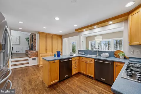 Kitchen - 11715 Stonington Pl, Silver Spring, MD 20902 photo 7 of 7