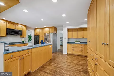 Kitchen - 11715 Stonington Pl, Silver Spring, MD 20902 photo 5 of 7